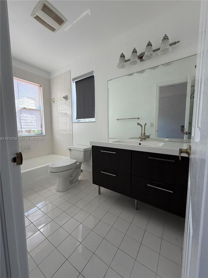 1534 WEEPING WILLOW WAY HOLLYWOOD, FL 33019