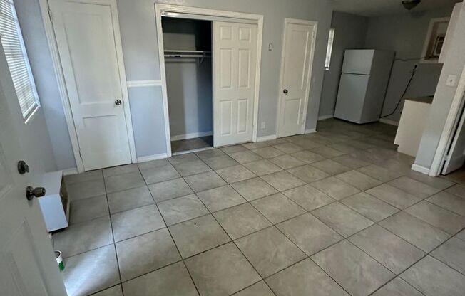 Studio, 1 bath, 600 sqft, $750, Unit 230