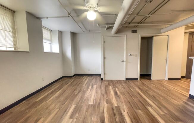 1 bed, 1 bath, 755 sqft, $735, Unit 417