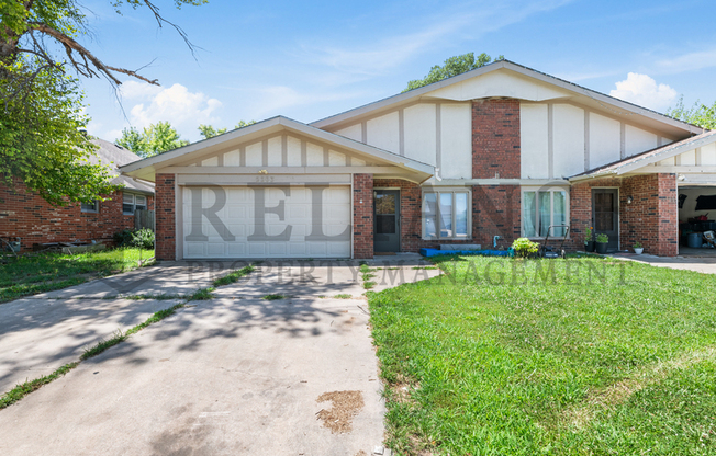 2203 S LORI LN