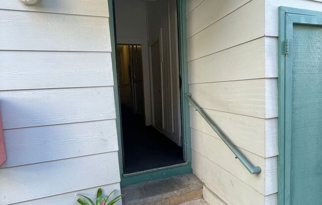 Studio, 1 bath, $1,300, Unit 1804 Poki Street Unit H-1