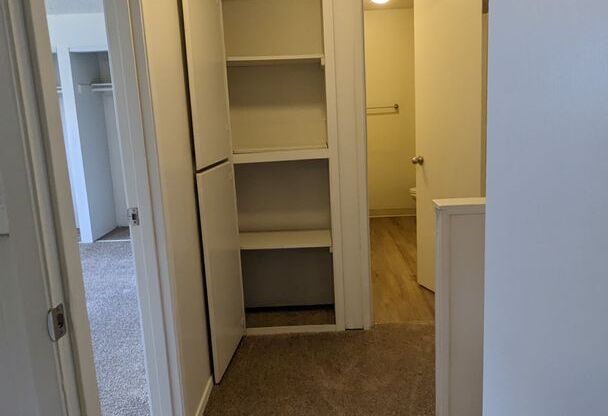 3 beds, 1.5 baths, 1,500 sqft, $1,893, Unit 2712-3
