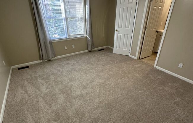 2 Bedroom 2.5 Bathroom!