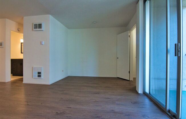 Studio, 1 bath, 475 sqft, $1,875, Unit Unit 303