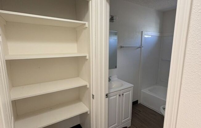 Somerset Townhomes & Apartments