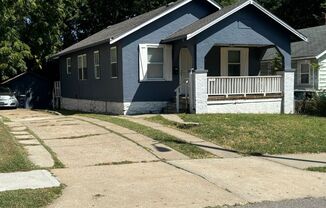 2 beds, 1 bath, $1,100