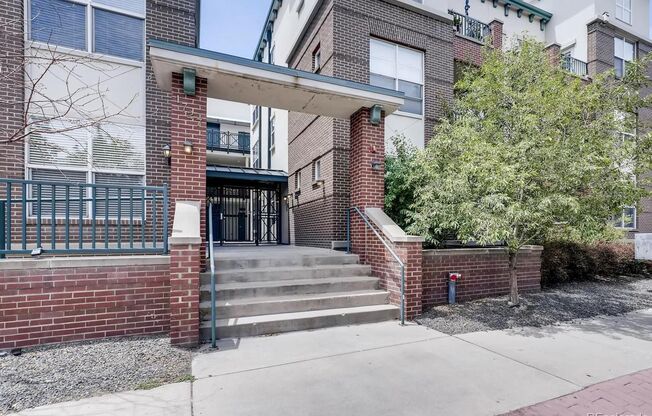 Beautiful, Updated 2 Bedroom, 2 Bath Penthouse Condo in Denver, CO.