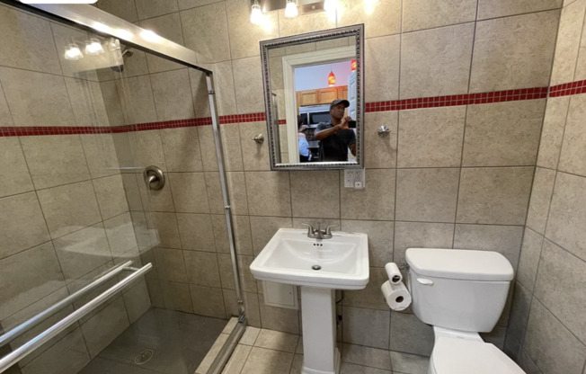 320 W 47th St
