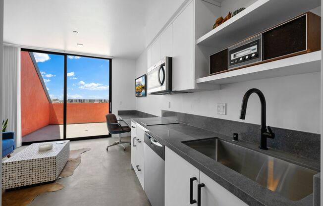 Studio, 1 bath, 353 sqft, $2,295, Unit Unit 21