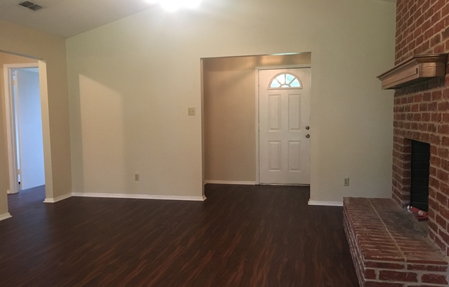 3 beds, 2 baths, $1,600