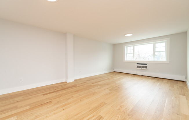 1 bed, 1 bath, 664 sqft, $2,700, Unit 43
