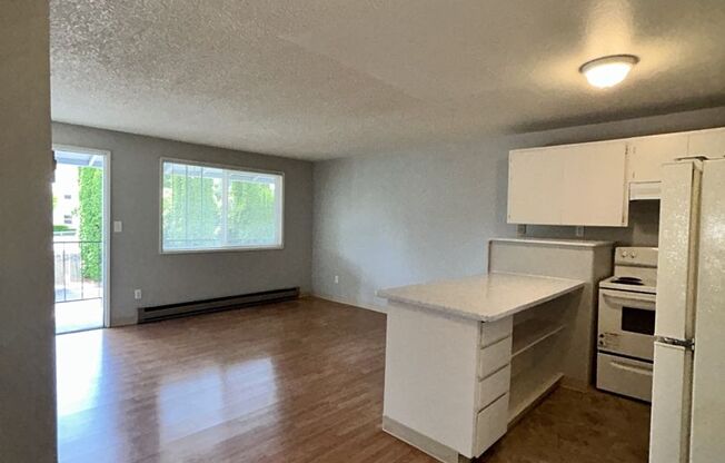 1 bed, 1 bath, 576 sqft, $1,225, Unit 21