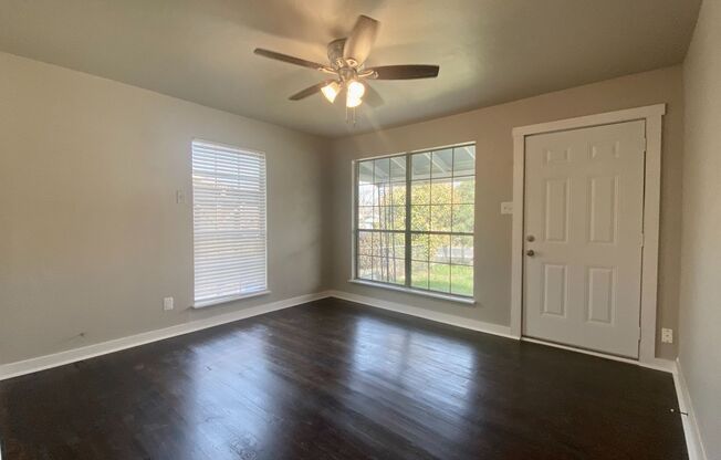 Adorable 3 Bedroom in Loma Vista!