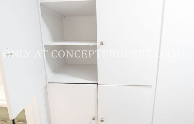 2 beds, 1 bath, 700 sqft, $1,225, Unit 03
