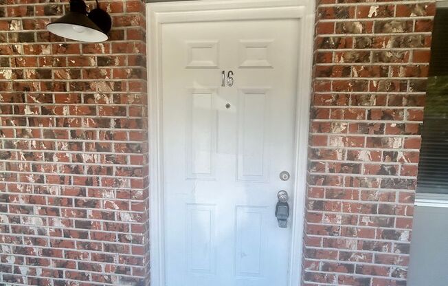 1 bed, 1 bath, 576 sqft, $1,095, Unit 16