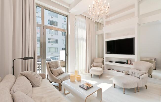 216 E 52 ST