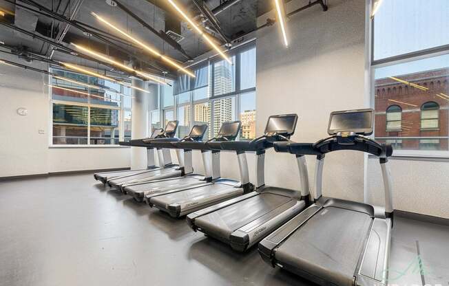 1 bed, 1 bath, $4,300, Unit 12C
