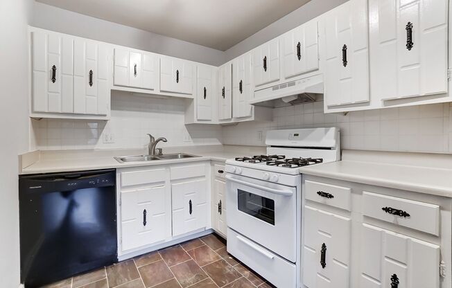 2 beds, 2.5 baths, 1,339 sqft, $1,175