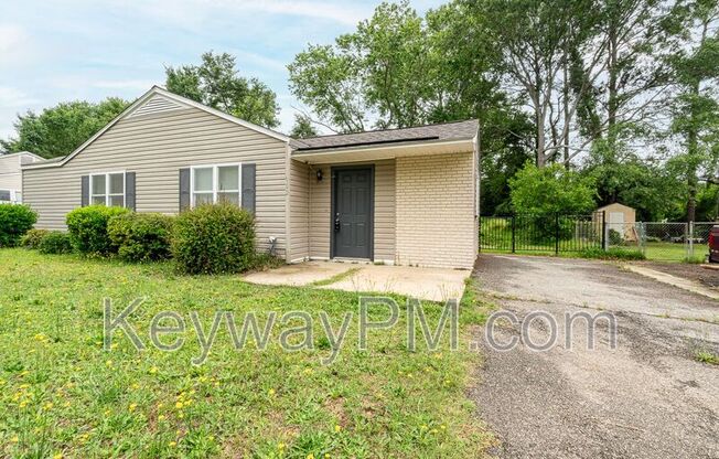 902 ALFRED ST NE