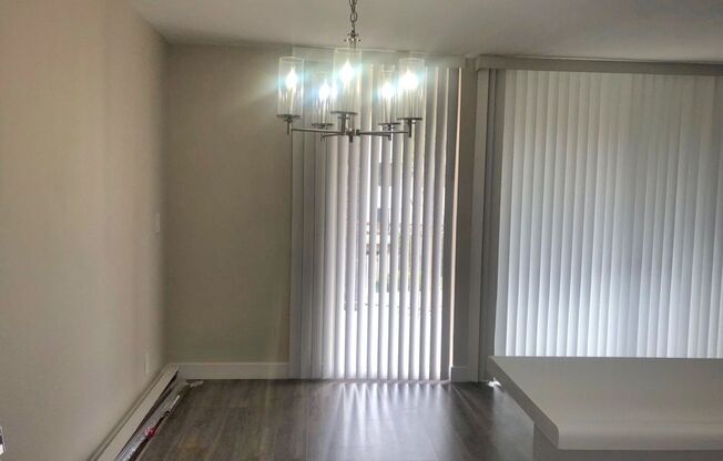 3 beds, 2 baths, $3,295, Unit 201