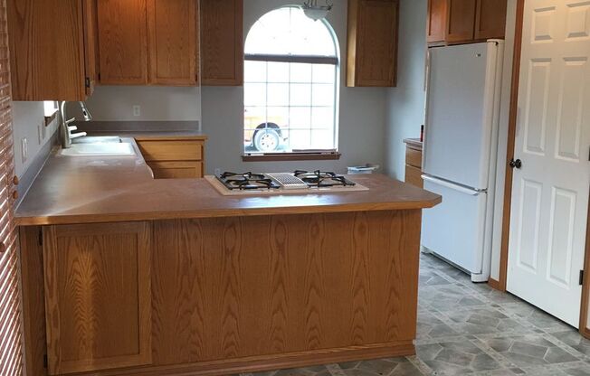 Large 4 bedroom house that is Pet Friendly!