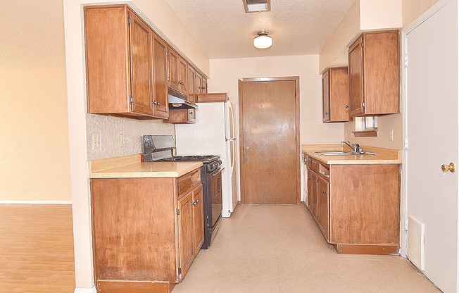 3 beds, 2 baths, $1,425