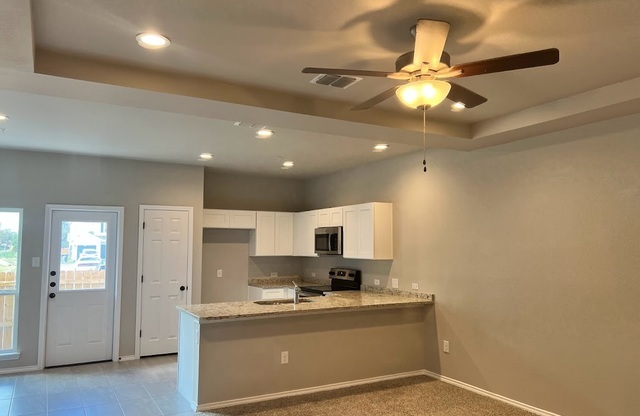 4122 SWANS LNDG