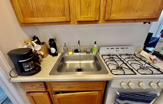 1930 Bainbridge St