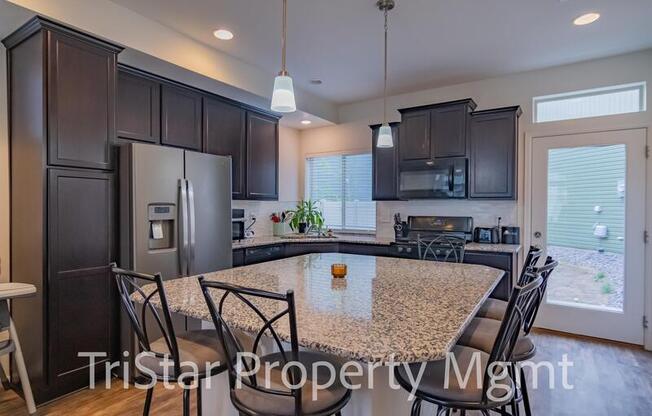 6137 ASHMORE LN