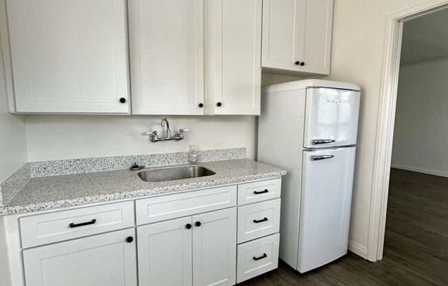 1 bed, 1 bath, 700 sqft, $2,295, Unit 9