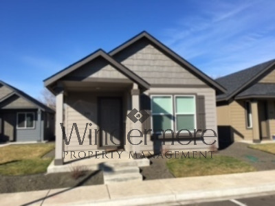 3 beds, 2 baths, 1,064 sqft, $1,695, Unit chin207-1