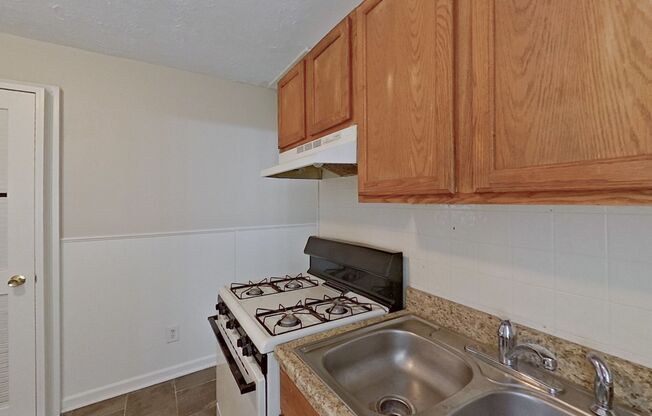 1 bed, 1 bath, 650 sqft, $820, Unit 671