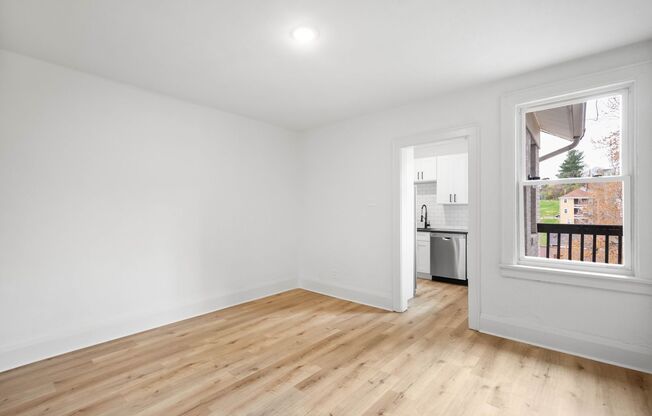 MOVE IN TODAY! GORGEOUS 2-bedroom in DORMONT!