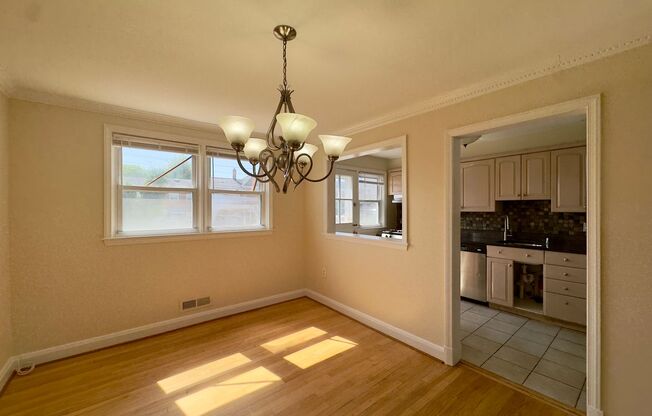 Charming 3BD/2BA Townhome in Gwynn Oak, MD!