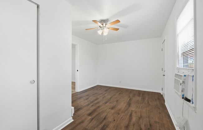 2 beds, 1 bath, 650 sqft, $950, Unit 1015 N Scott Avenue #10