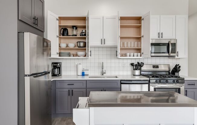 3 beds, 3 baths, 1,200 sqft, $3,600, Unit 105-1