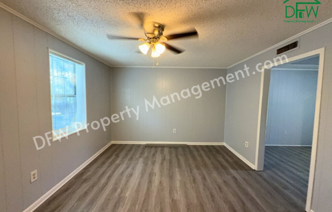 Cozy 2-Bedroom Ground Floor Apartment in Irving – Convenient Location, Comfortable Living!
