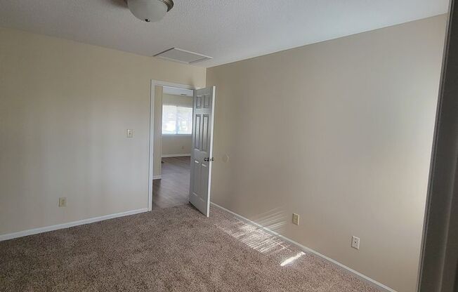 2 beds, 2 baths, 1,000 sqft, $1,275, Unit 1829