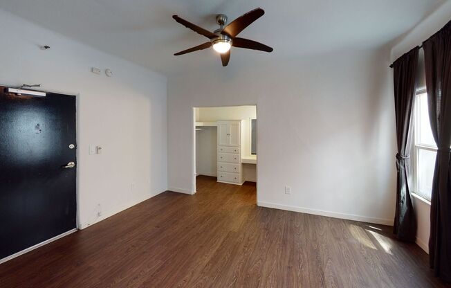 Alex Court Apartments - Apartments Now leasing in Los Feliz...CALL NOW!