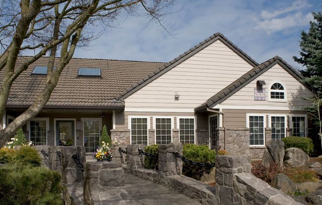 3 beds, 2 baths, 1,105 sqft, $2,100, Unit 235