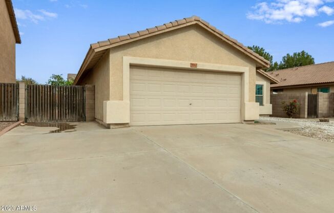 3 bedroom home in Peoria!