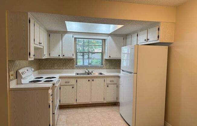 1 bed, 1 bath, $1,300