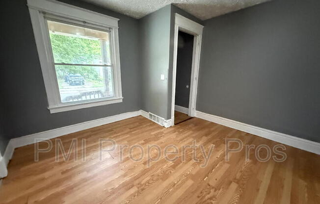 1415 N 37 ST