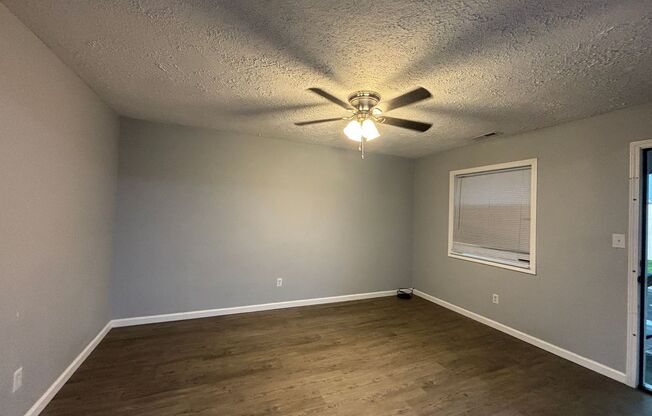 2 beds, 1 bath, $1,165