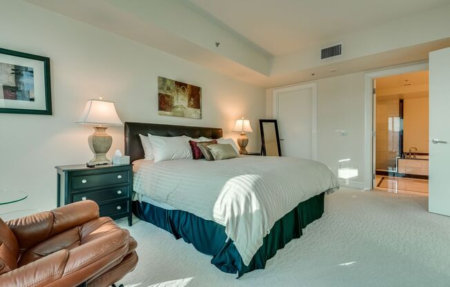 2 beds, 2 baths, $3,000, Unit Unit 3909