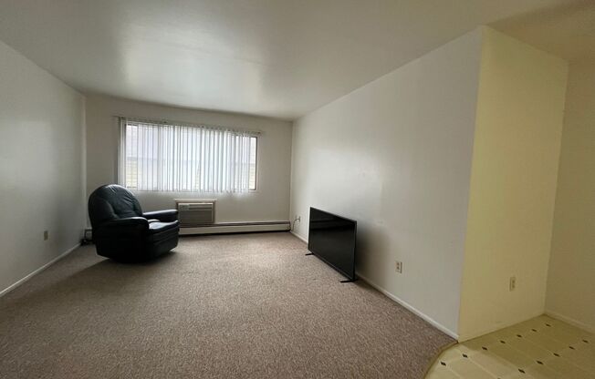 1576 N. Warren Ave.