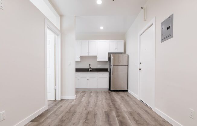 Cozy and Vibrant Junior Bedrooms in Boyle Heights