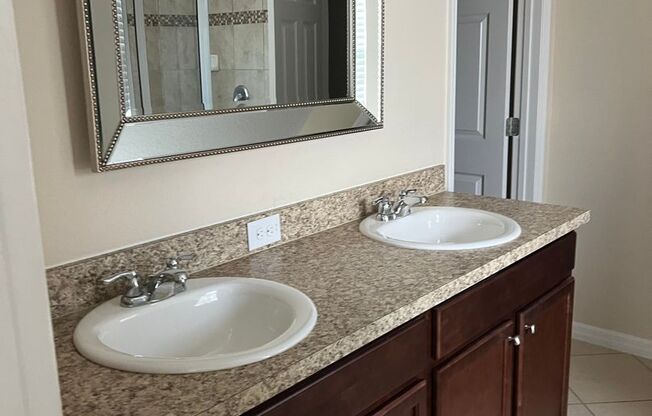 4 beds, 2.5 baths, $2,799