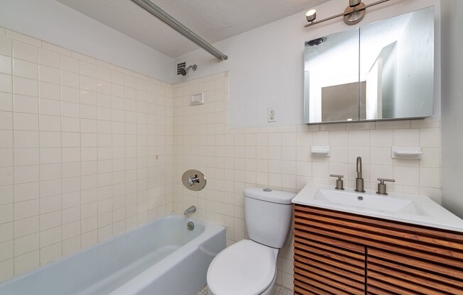 2 beds, 2 baths, 1,205 sqft, $4,100, Unit 9D