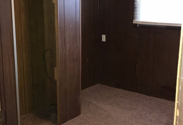 2 beds, 1 bath, $600